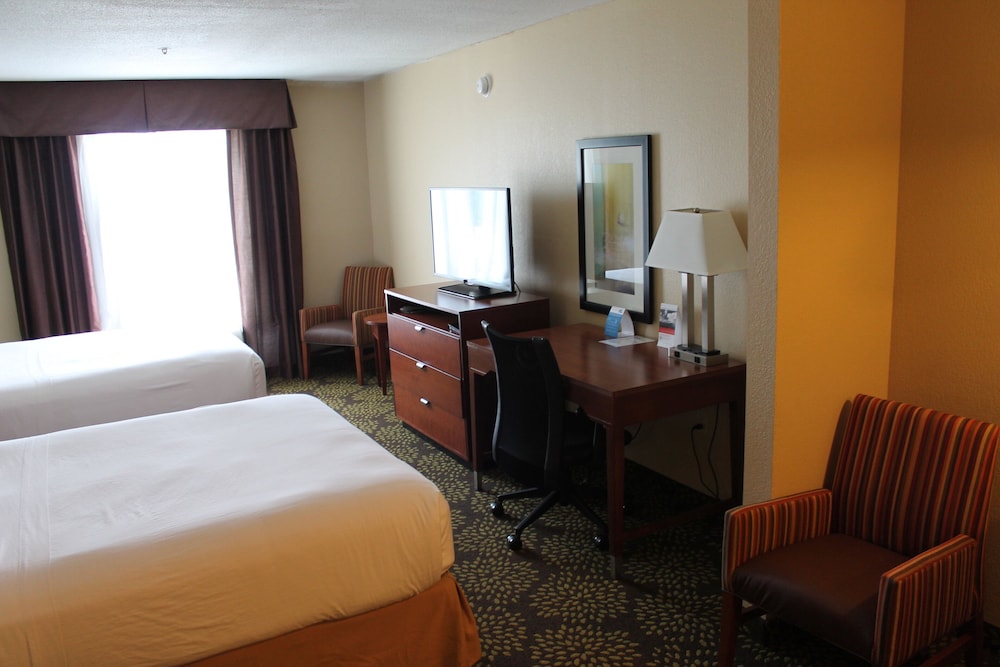 holiday inn express and suites starkville by ihg