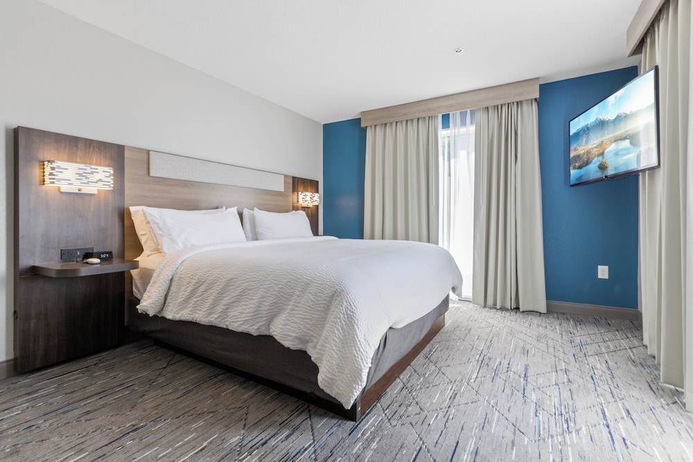 holiday inn express and suites starkville by ihg