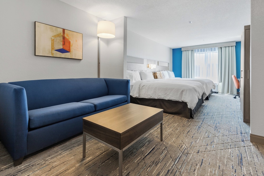 holiday inn express and suites starkville by ihg