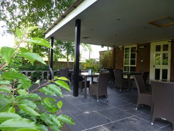 The Riverside House Hotel,Bury St Edmunds>>Bury,4 star