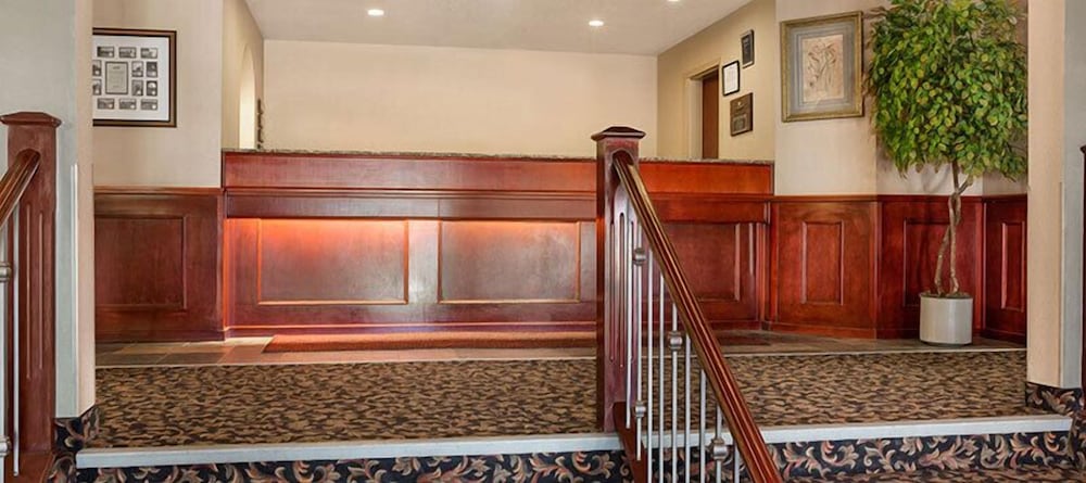 grande cache inn and suites