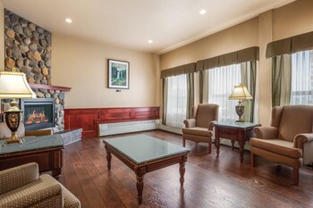 grande cache inn and suites