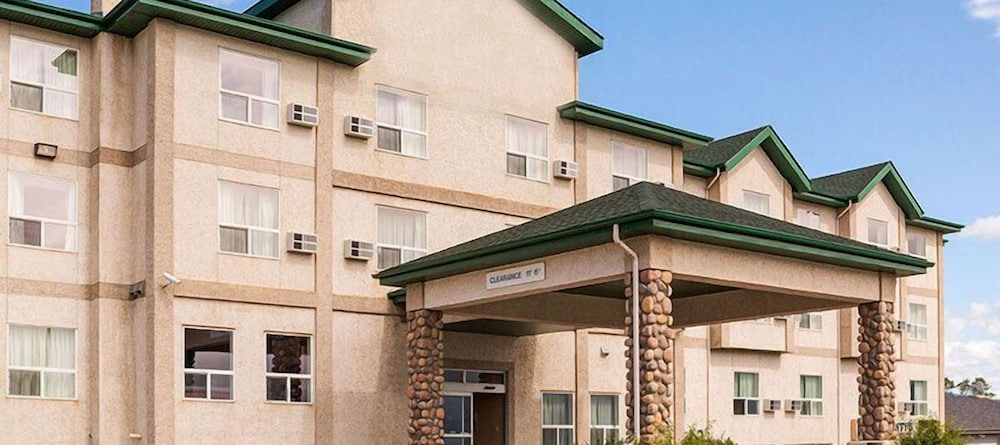 grande cache inn and suites
