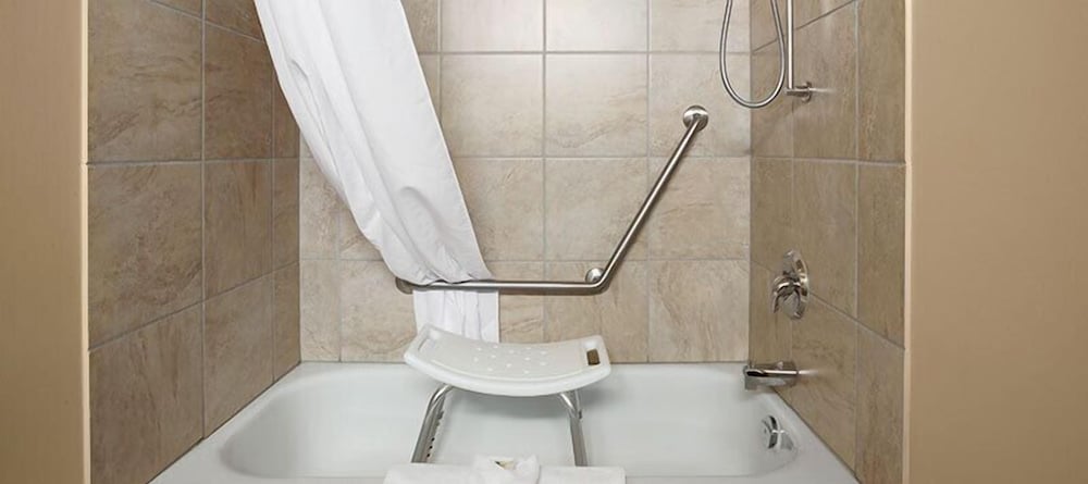 grande cache inn and suites