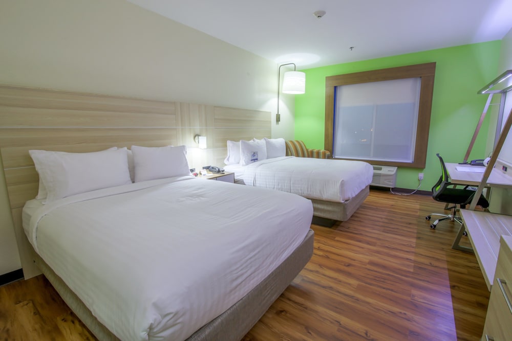 holiday inn express and suites raymondville by ihg