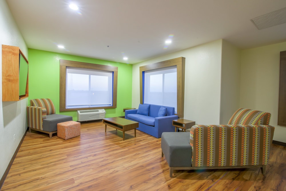 holiday inn express and suites raymondville by ihg