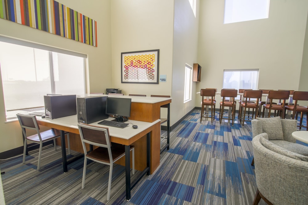 holiday inn express and suites raymondville by ihg