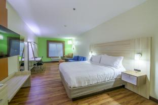 holiday inn express and suites raymondville by ihg