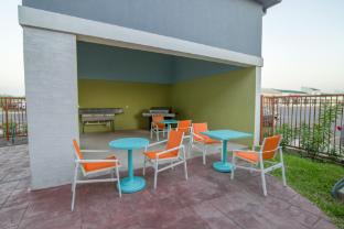 holiday inn express and suites raymondville by ihg
