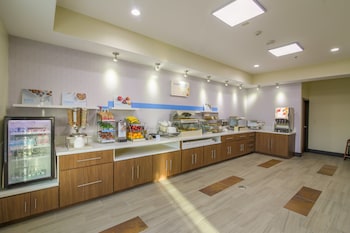 holiday inn express and suites raymondville by ihg