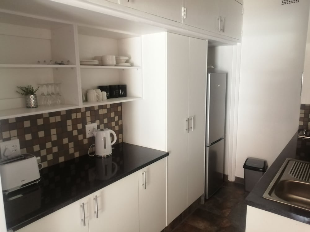 24 onvrey guest house