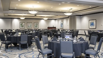 holiday inn indianapolis airport by ihg