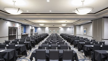 holiday inn indianapolis airport by ihg