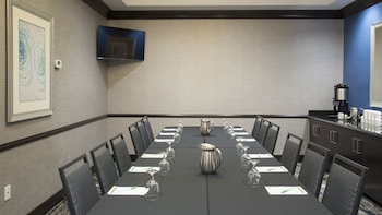 holiday inn indianapolis airport by ihg