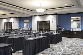 holiday inn indianapolis airport by ihg