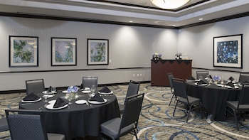 holiday inn indianapolis airport by ihg