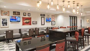 holiday inn indianapolis airport by ihg
