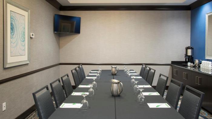 holiday inn indianapolis airport by ihg