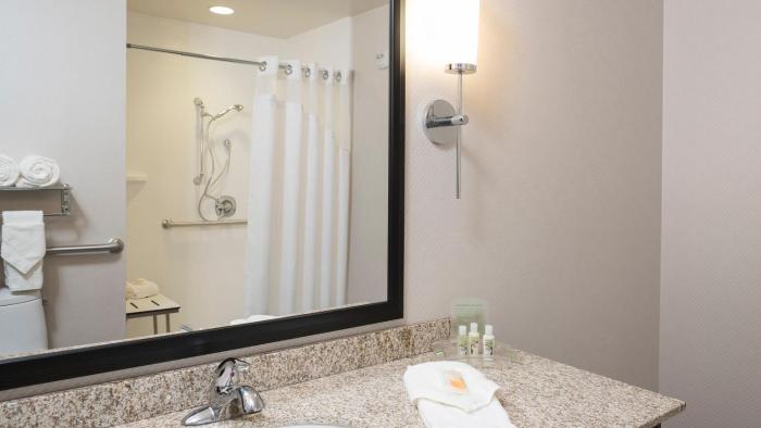 holiday inn indianapolis airport by ihg