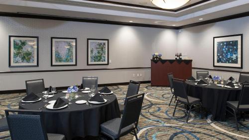 holiday inn indianapolis airport by ihg