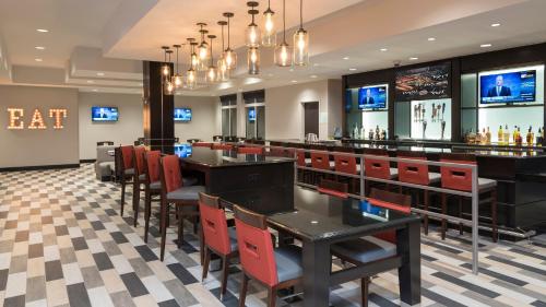 holiday inn indianapolis airport by ihg