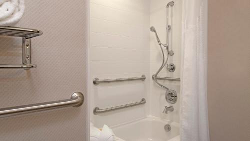 holiday inn indianapolis airport by ihg
