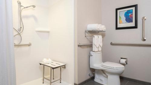 holiday inn indianapolis airport by ihg