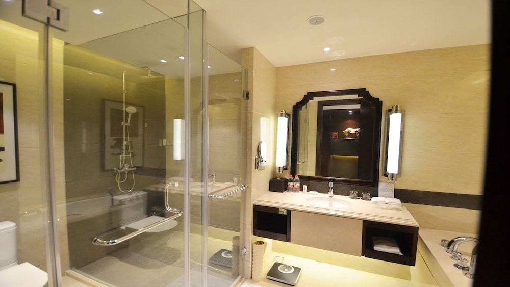 holiday inn airport guangzhou by ihg