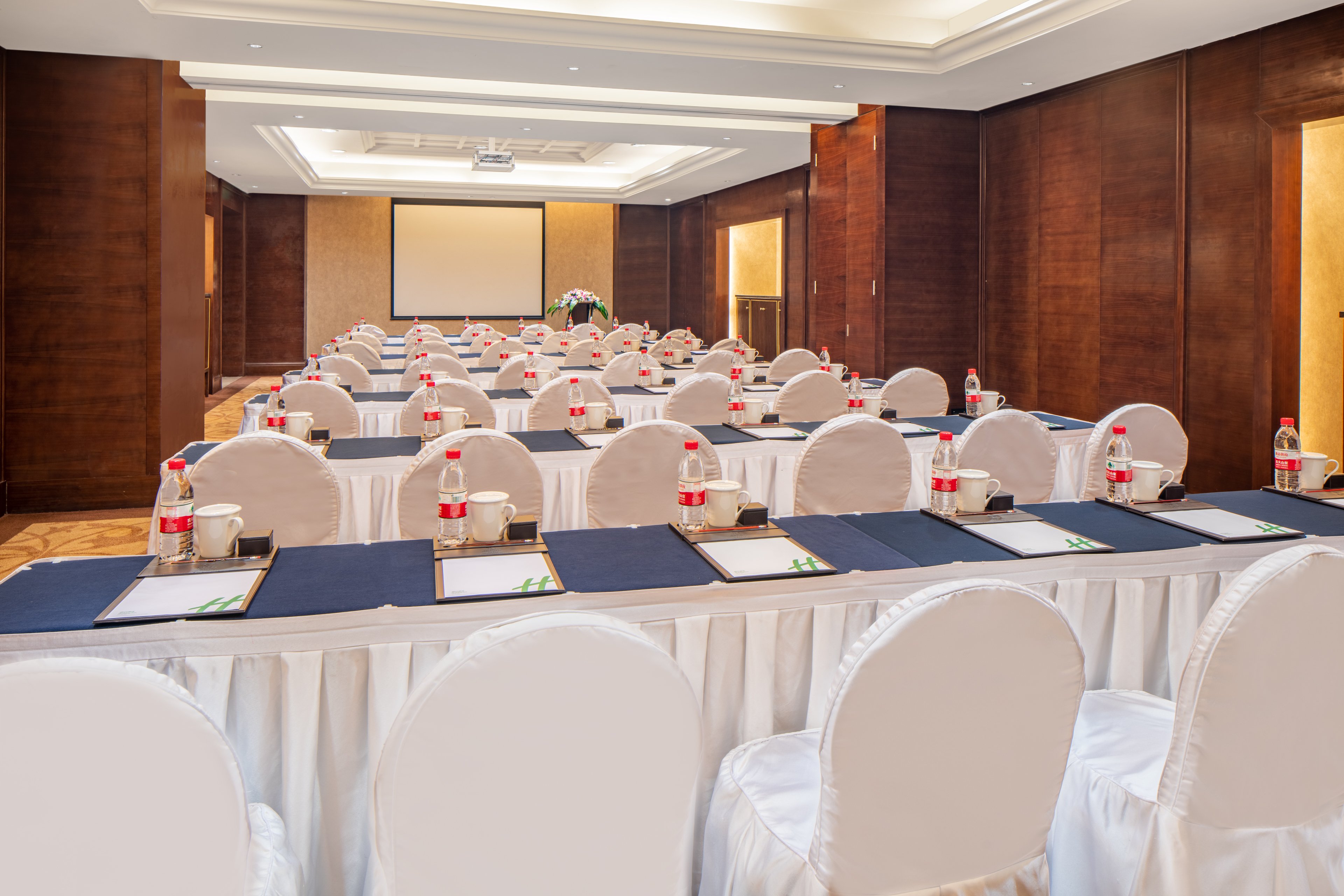 holiday inn airport guangzhou by ihg