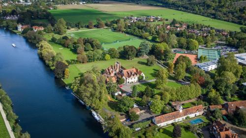 bisham abbey national sports centre