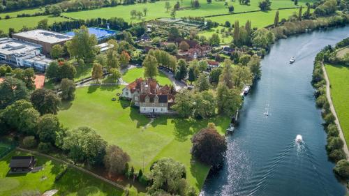 bisham abbey national sports centre
