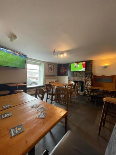 The Fox & Hounds,,1 star