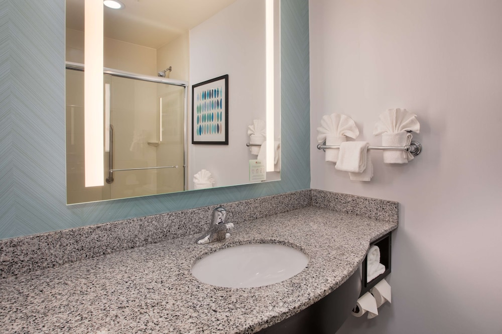 hilton garden inn benton harbor st joseph