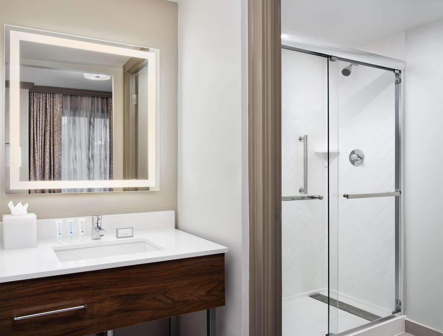 hampton inn and suites new orleans canal st french quarter