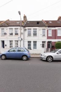 tooting rooms