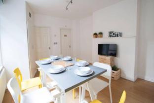 Tooting Rooms,252 Franciscan Rd, London Sw17, Uk,1 star