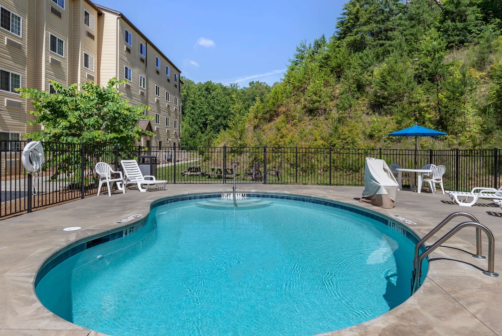 Microtel Inn & Suites By Wyndham Sylva Dillsboro Area,Dillsboro>>Cherokee,2 star