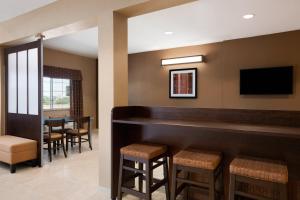 Microtel Inn & Suites By Wyndham Kenedy/Karnes City,Fresno>>Beeville,2 star