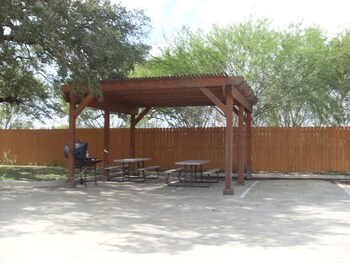 microtel inn and suites by wyndham kenedy karnes city