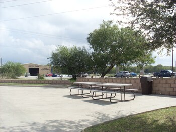 microtel inn and suites by wyndham kenedy karnes city