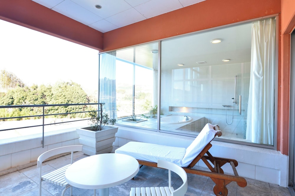 spa resort hawaiians vir port