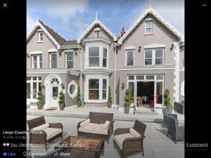 Llwyn Country House,Llanelli>>Carmarthenshire,3 star