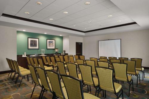 hampton inn and suites mishawaka south bend at heritage square