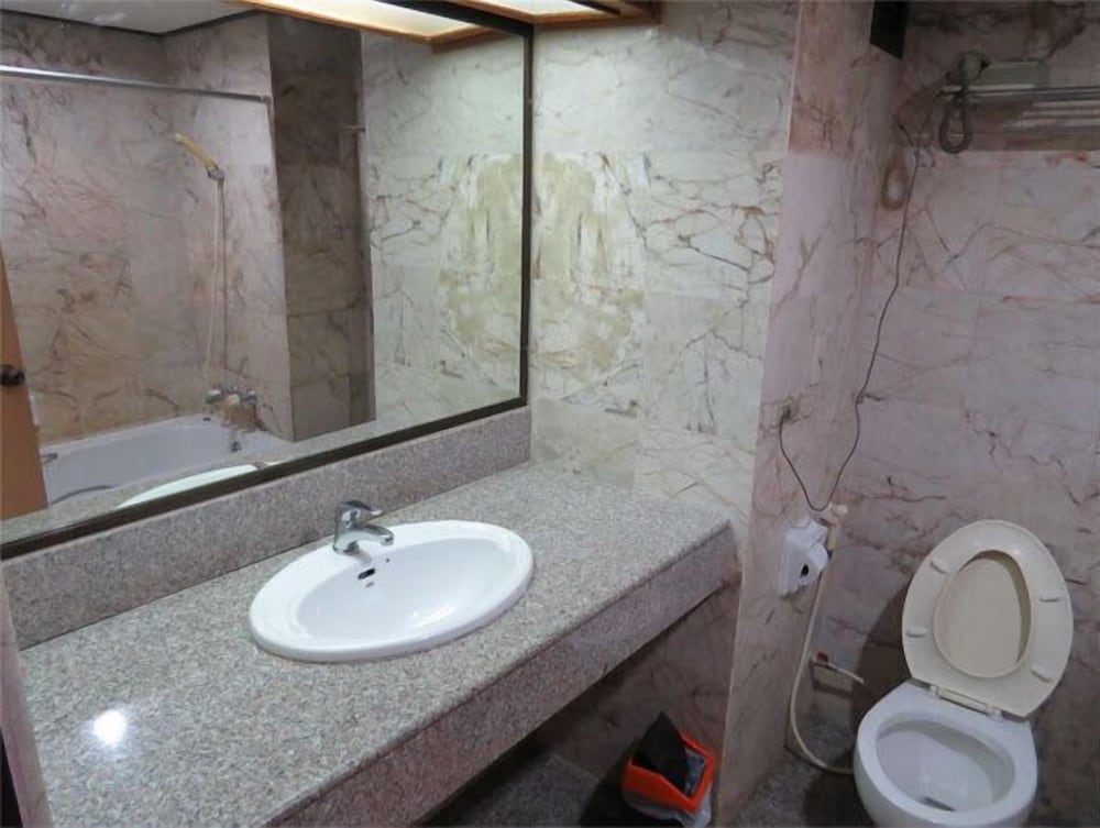aa pattaya residence