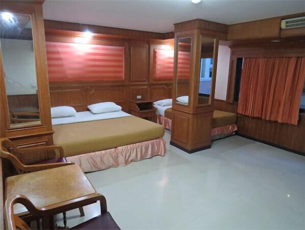 aa pattaya residence