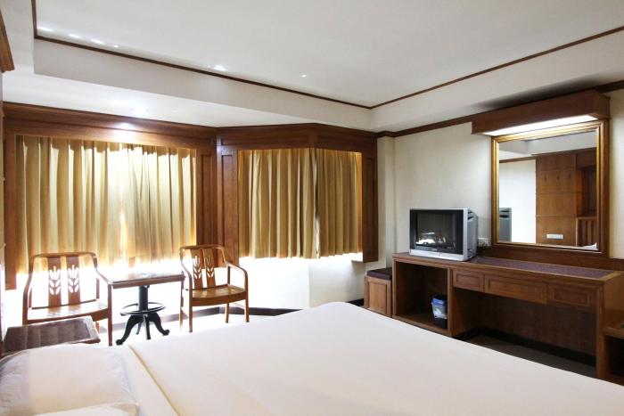 aa pattaya residence