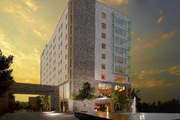 courtyard by marriott queretaro