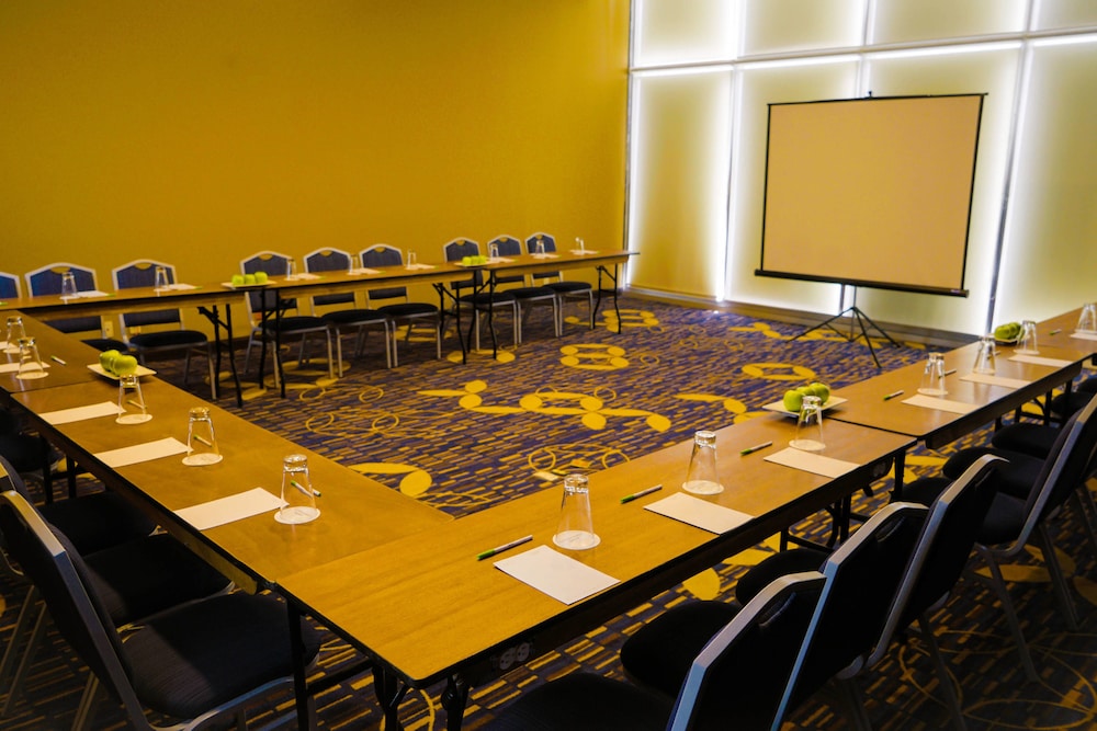 courtyard by marriott queretaro