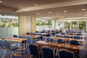 courtyard by marriott queretaro