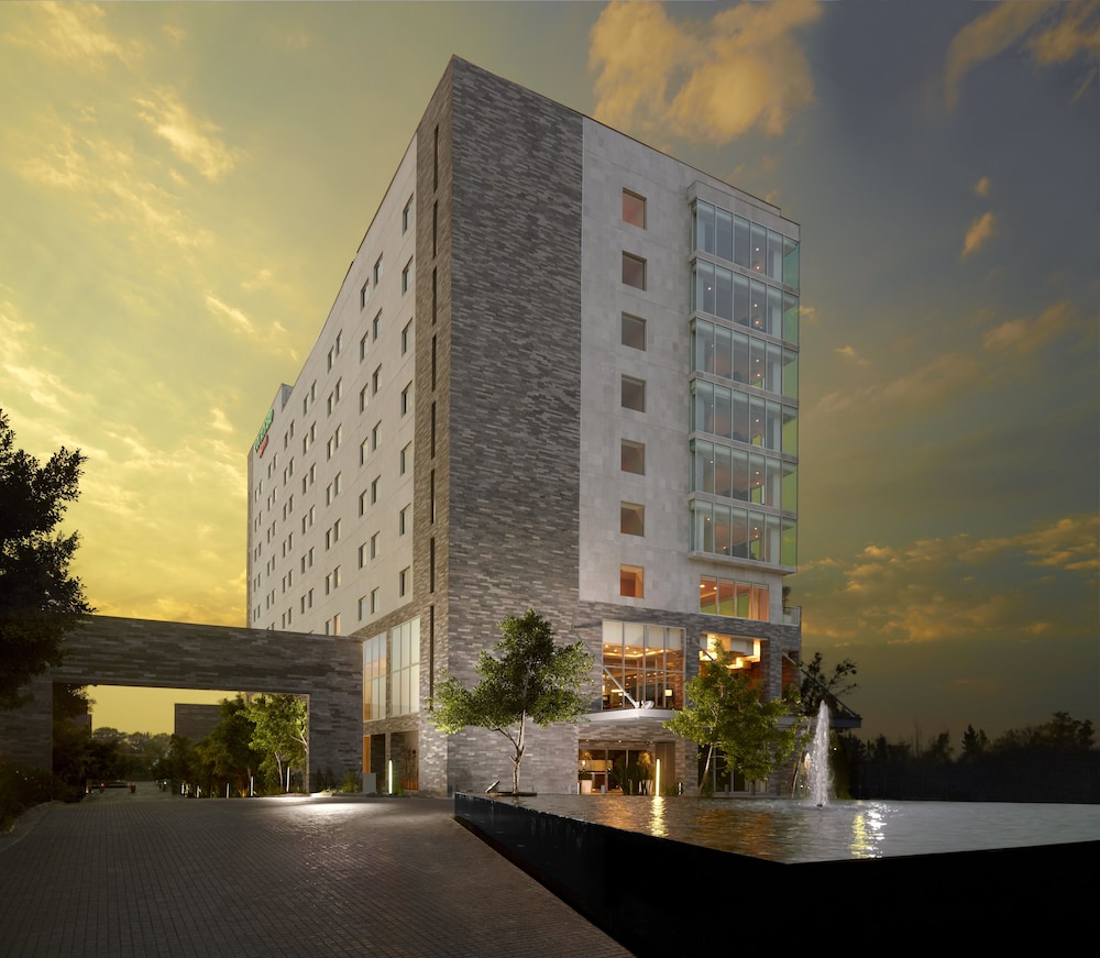 courtyard by marriott queretaro